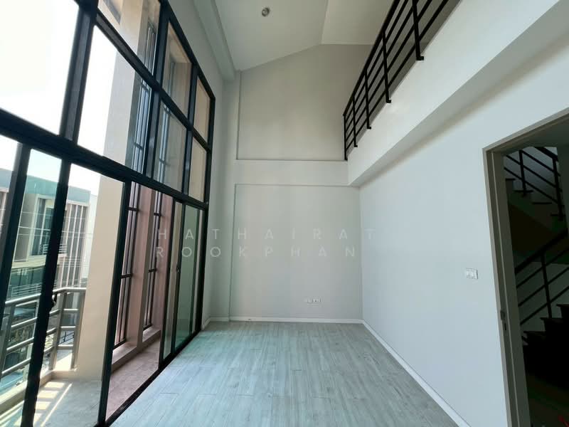 3-BR Townhouse, Bangkok, Khlong Sam Prawet, Lat Krabang, Bangkok, 3 Bedrooms, 263 sqm, Townhouse For Rent, by Hathairat  Rookphan  , 500196682 - DDproperty.com