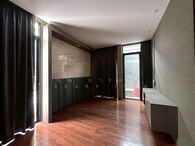 บ้านเดี่ยว 2 ชั้น 124 ตร.ว. บ้านเดี่ยว ซอยลาดพร้าว87 ถนนลาดพร้าว, Bangkok, ถนนลาดพร้าว, Khlong Chaokhun Sing, Wang Thonglang, Bangkok, 3 Bedrooms, 400 sqm, Single Detached House For Sale, by คุณ ปารดา พลอยแดง (ก้อย), 500196692 - DDproperty.com