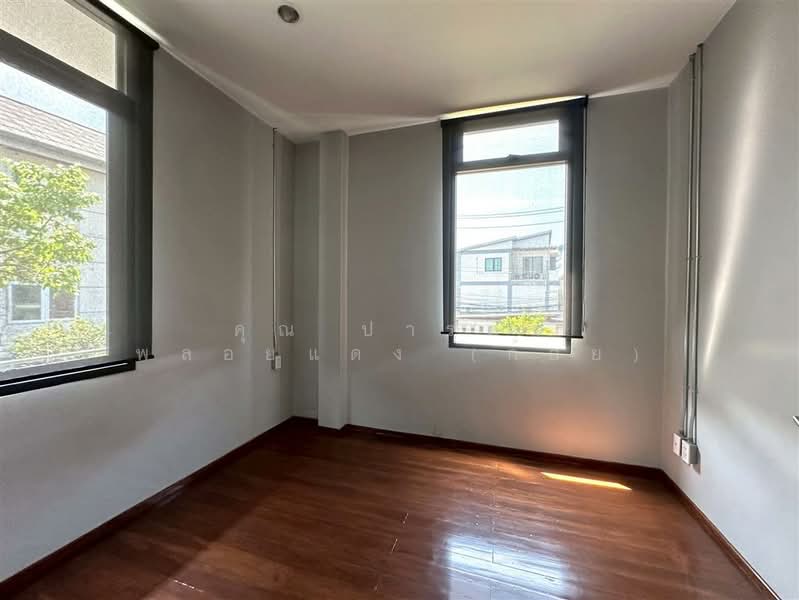 บ้านเดี่ยว 2 ชั้น 124 ตร.ว. บ้านเดี่ยว ซอยลาดพร้าว87 ถนนลาดพร้าว, Bangkok, ถนนลาดพร้าว, Khlong Chaokhun Sing, Wang Thonglang, Bangkok, 3 Bedrooms, 400 sqm, Single Detached House For Sale, by คุณ ปารดา พลอยแดง (ก้อย), 500196692 - DDproperty.com