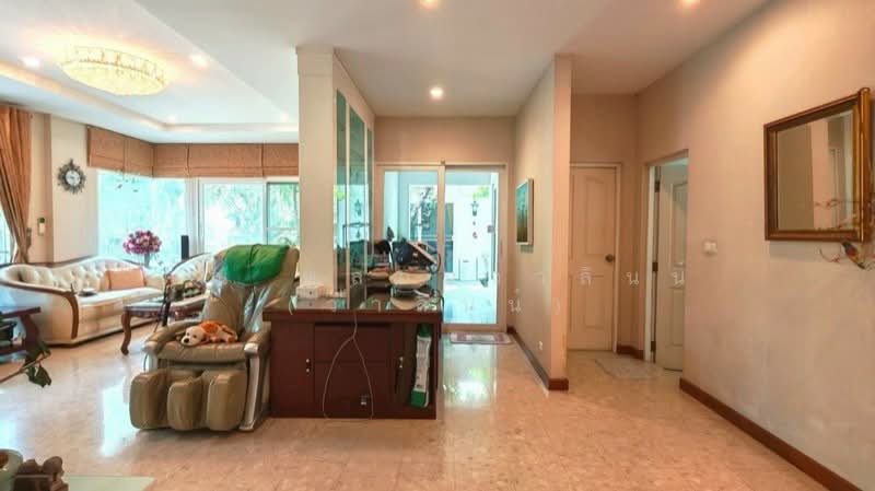 Laddarom Ratchapruek Rattanathibet 2, Nonthaburi, 99 Moo 1 Om Kret, Om Kret, Pak Kret, Nonthaburi, 5 Bedrooms, 550 sqm, Single Detached House For Sale, by คุณ พลอยวาลินน์ (วาลินน์), 500196713 - DDproperty.com