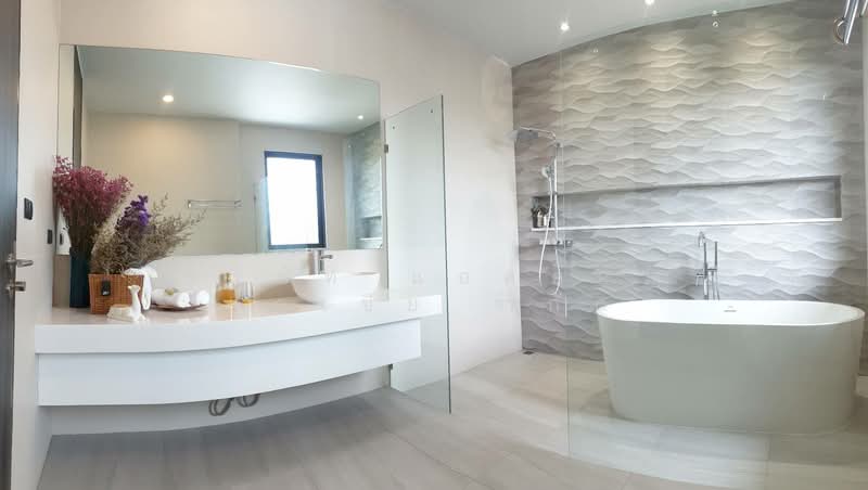 For Sale - 5 BR House for Sale and Rent in Sukhumvit, Bangkok, Bangkok