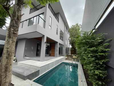 ขาย - ขายบ้านเดี่ยว 3 ชั้น สุขุมวิท 71 มีสระว่ายน้ำส่วนตัว! (AA30059), กรุงเทพ