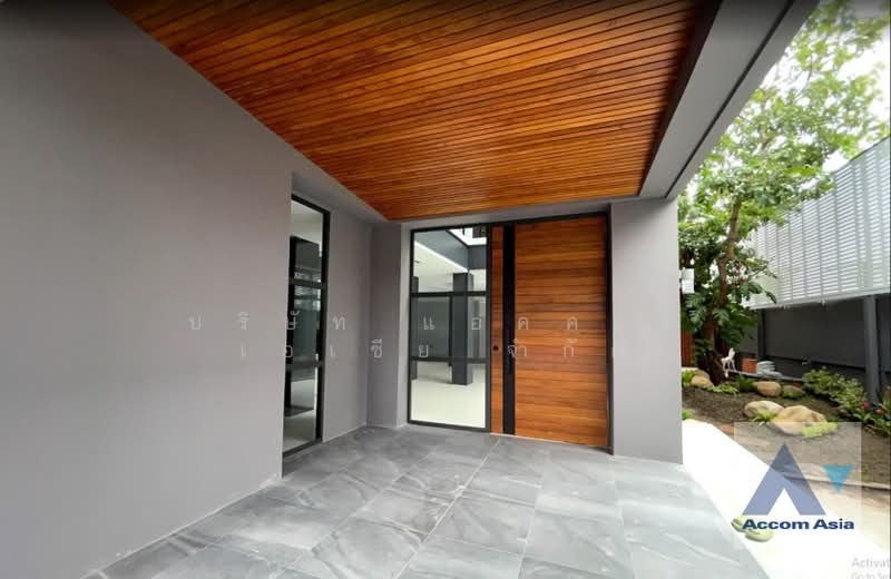 For Rent - Big Balcony, Private Swimming Pool, Double High Ceiling, Bangkok