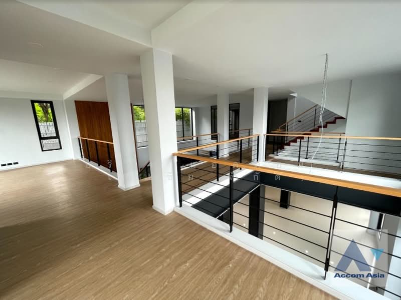 For Rent - Big Balcony, Private Swimming Pool, Double High Ceiling, Bangkok