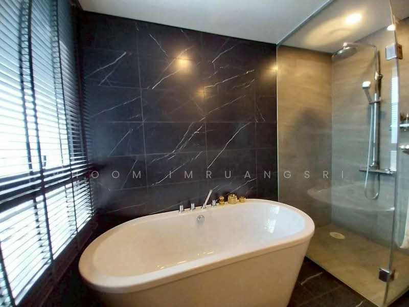 President Park Sukhumvit 24, Bangkok, 99 Sukhumvit 24 Alley, Khlongtoei Nua, Watthana, Bangkok, 3 Bedrooms, 260 sqm, Condo For Rent, by Phoom Imruangsri, 500196757 - DDproperty.com