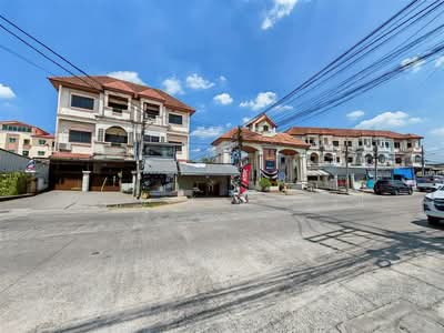 ขาย - อาคารพาณิชย์ 3 ชั้น 36 ตร.ว. หมู่บ้านมัณทิรา (สะพานสูง) ซอยเคหะร่มเกล้า78, กรุงเทพ