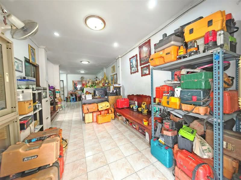 อาคารพาณิชย์ 3 ชั้น 36 ตร.ว. หมู่บ้านมัณทิรา (สะพานสูง) ซอยเคหะร่มเกล้า78, กรุงเทพ, สะพานสูง, สะพานสูง, กรุงเทพ, 250 ตร.ม., ตึกแถว-อาคารพาณิชย์ ขาย, โดย คุณ กันตภณ จักกาวิรักษ์ (บอย), 500196784 - DDproperty.com