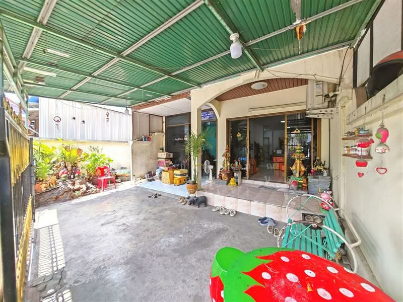 อาคารพาณิชย์ 3 ชั้น 36 ตร.ว. หมู่บ้านมัณทิรา (สะพานสูง) ซอยเคหะร่มเกล้า78, Bangkok, Saphan Sung, Saphan Sung, Bangkok, , 250 sqm, Shophouse For Sale, by คุณ กันตภณ จักกาวิรักษ์ (บอย), 500196784 - DDproperty.com