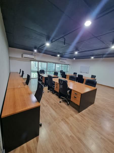 Sukhumvit Suite : สุขุมวิท สวีท, กรุงเทพ, 19 ซอยสุขุมวิท 13, คลองเตยเหนือ, วัฒนา, กรุงเทพ, 125 ตร.ม., คอนโด ขาย, โดย Intouch Abhinorasaeth, 500196895 - DDproperty.com