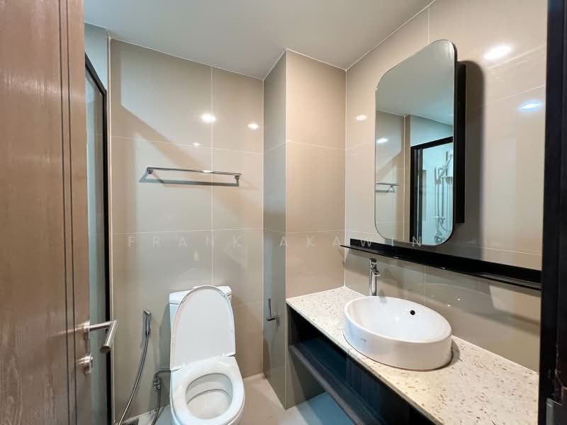 XT Huaikhwang, Bangkok, 244 Ratchadaphisek Road, Huai Khwang, Huai Khwang, Bangkok, 1 Bedroom, 30 sqm, Condo For Rent, by Frank Akawin, 500196914 - DDproperty.com