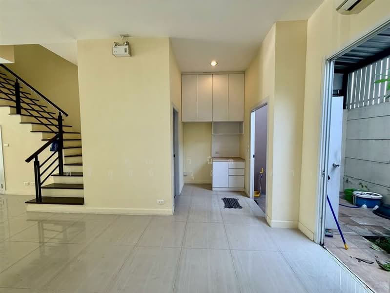 โครงการพรีเมี่ยม เพลส9 (Premium Place9), Bangkok, Lat Phrao, Lat Phrao, Bangkok, 4 Bedrooms, 130 sqm, Townhouse For Sale, by คุณ วนิดา ศิริสุขชัยวุฒิ (ดา), 500196938 - DDproperty.com