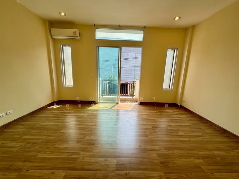 โครงการพรีเมี่ยม เพลส9 (Premium Place9), Bangkok, Lat Phrao, Lat Phrao, Bangkok, 4 Bedrooms, 130 sqm, Townhouse For Sale, by คุณ วนิดา ศิริสุขชัยวุฒิ (ดา), 500196938 - DDproperty.com