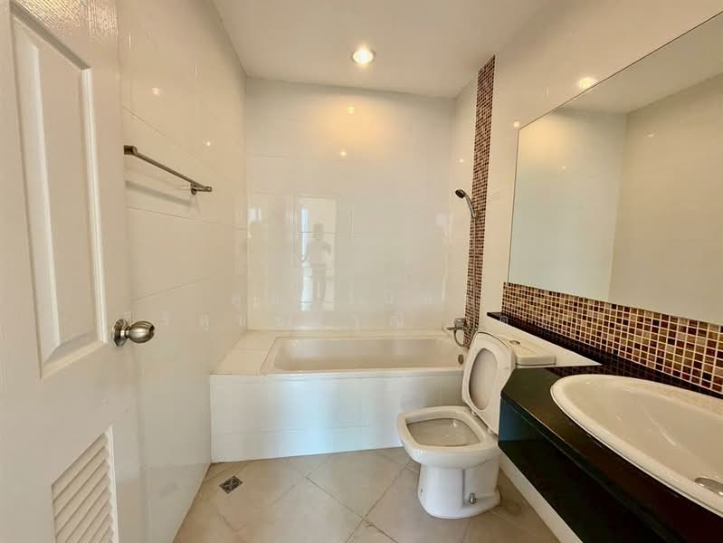 โครงการพรีเมี่ยม เพลส9 (Premium Place9), Bangkok, Lat Phrao, Lat Phrao, Bangkok, 4 Bedrooms, 130 sqm, Townhouse For Sale, by คุณ วนิดา ศิริสุขชัยวุฒิ (ดา), 500196938 - DDproperty.com