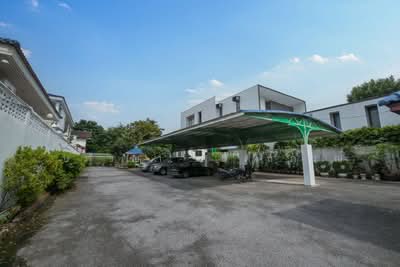 ขาย - ที่ดินสีแดง แปลงสวย ถนนพระราม 9, กรุงเทพ