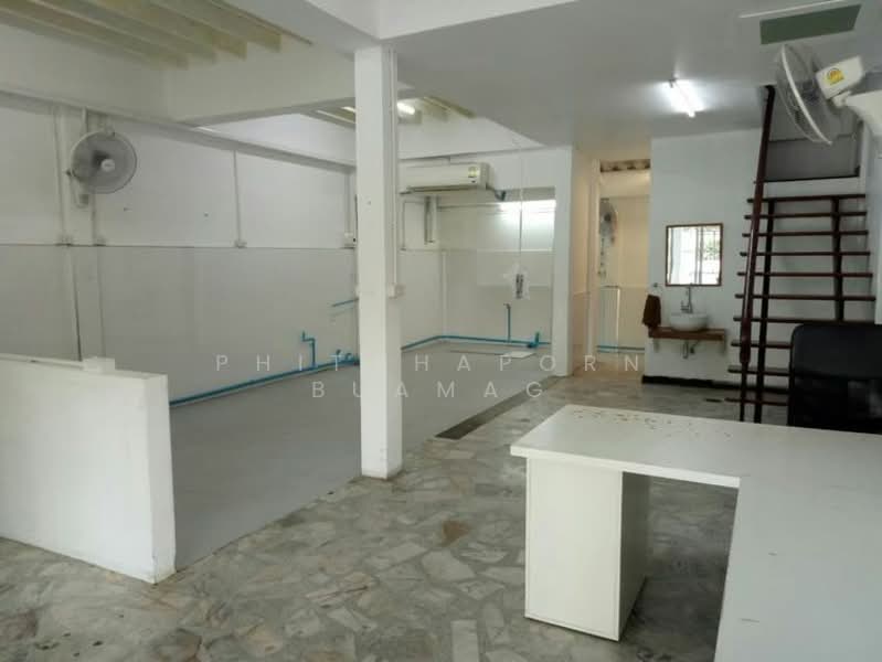 3-BR Townhouse, Bangkok, Suan Luang, Suan Luang, Bangkok, 3 Bedrooms, 130 sqm, Townhouse For Sale, by Phitchaporn Buamag, 500197064 - DDproperty.com