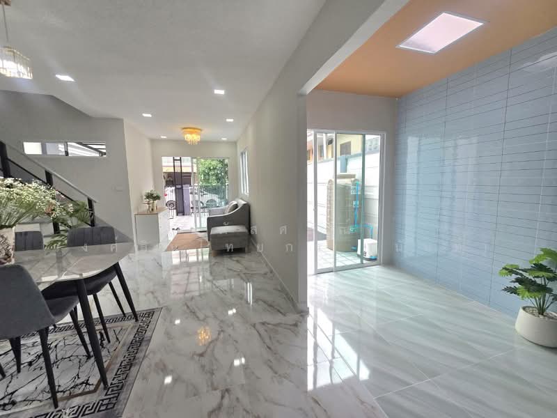 Pruksa Town Nexts Ramindra-Wongwaen : พฤกษาทาวน์ เน็กซ์ รามอินทรา-วงแหวนฯ, กรุงเทพ, ถนนพระยาสุเรนทร์, บางชัน, คลองสามวา, กรุงเทพ, 100 ตร.ม., ทาวน์เฮ้าส์ ขาย, โดย นภัสศรณ์ วงศ์สินไทยกร (นันท์), 500197069 - DDproperty.com