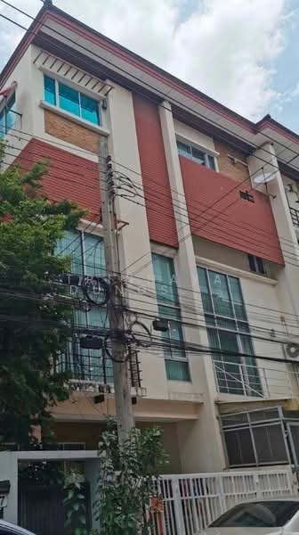 3-BR Townhouse, Bangkok, Lat Phrao, Lat Phrao, Bangkok, 3 Bedrooms, 204 sqm, Townhouse For Sale, by Trinnaya Dungsirisangthong, 500197096 - DDproperty.com