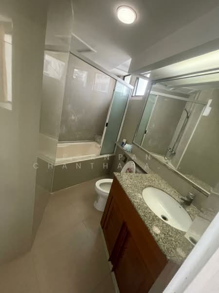 President Park Sukhumvit 24, Bangkok, 99 Sukhumvit 24 Alley, Khlongtoei Nua, Watthana, Bangkok, 3 Bedrooms, 223 sqm, Condo For Rent, by Pornpan Chantharakasemchai, 500197165 - DDproperty.com