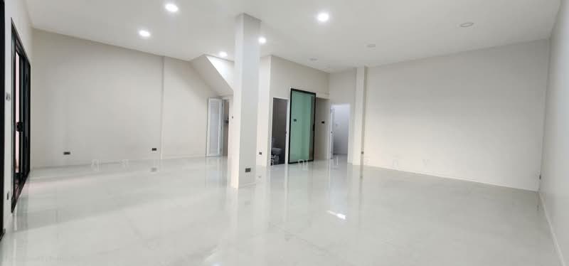 ขาย - บ้านปริญ รามอินทรา-วัชรพล, กรุงเทพ