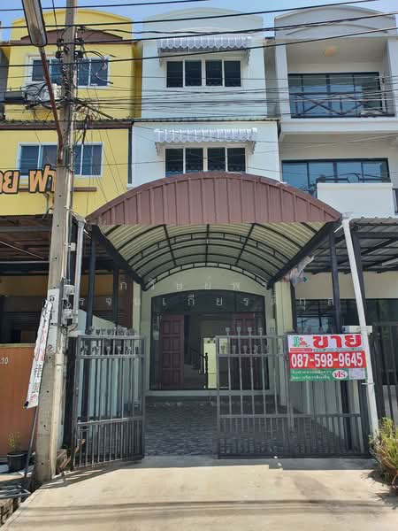 ทาวน์โฮม 3 ชั้น รีโนเวทใหม่ทั้งหลัง บรมราชชนนี 119 | 4 ห้องนอน 3 ห้องน้ำ เพดานสูง บ้านไม่ร้อน โครงสร, กรุงเทพ, บรมราชชนนี, ศาลาธรรมสพน์, ทวีวัฒนา, กรุงเทพ, 150 ตร.ม., ทาวน์เฮ้าส์ ขาย, โดย ภวิษย์พร โรจนเกียรติกุล, 500197217 - DDproperty.com