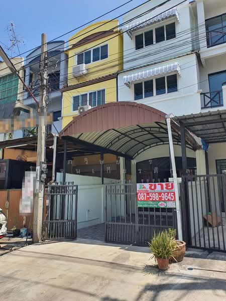 ทาวน์โฮม 3 ชั้น รีโนเวทใหม่ทั้งหลัง บรมราชชนนี 119 | 4 ห้องนอน 3 ห้องน้ำ เพดานสูง บ้านไม่ร้อน โครงสร, กรุงเทพ, บรมราชชนนี, ศาลาธรรมสพน์, ทวีวัฒนา, กรุงเทพ, 150 ตร.ม., ทาวน์เฮ้าส์ ขาย, โดย ภวิษย์พร โรจนเกียรติกุล, 500197217 - DDproperty.com