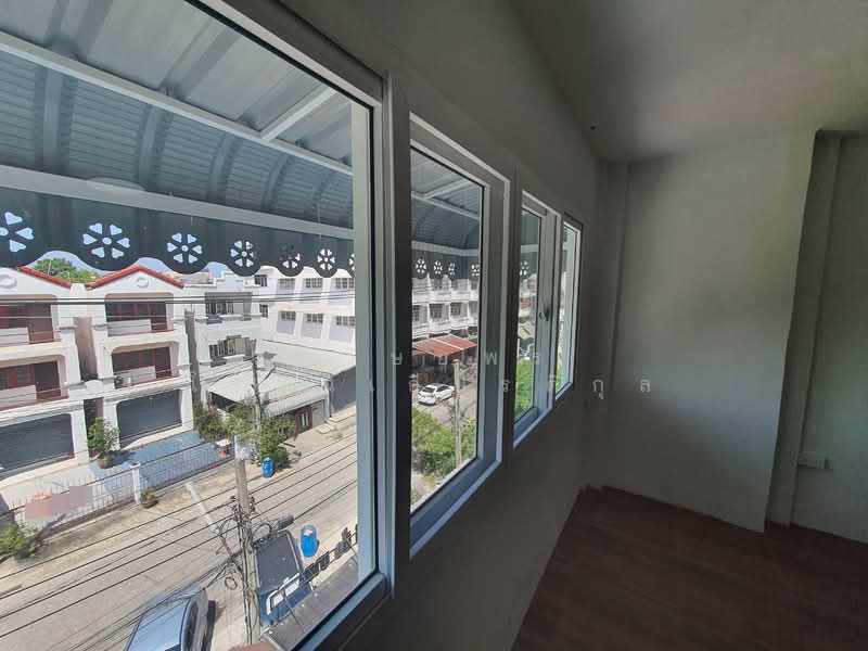 ทาวน์โฮม 3 ชั้น รีโนเวทใหม่ทั้งหลัง บรมราชชนนี 119 | 4 ห้องนอน 3 ห้องน้ำ เพดานสูง บ้านไม่ร้อน โครงสร, กรุงเทพ, บรมราชชนนี, ศาลาธรรมสพน์, ทวีวัฒนา, กรุงเทพ, 150 ตร.ม., ทาวน์เฮ้าส์ ขาย, โดย ภวิษย์พร โรจนเกียรติกุล, 500197217 - DDproperty.com