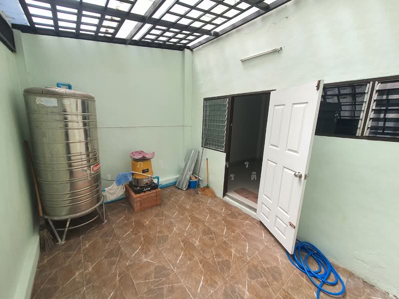 ทาวน์โฮม 3 ชั้น รีโนเวทใหม่ทั้งหลัง บรมราชชนนี 119 | 4 ห้องนอน 3 ห้องน้ำ เพดานสูง บ้านไม่ร้อน โครงสร, กรุงเทพ, บรมราชชนนี, ศาลาธรรมสพน์, ทวีวัฒนา, กรุงเทพ, 150 ตร.ม., ทาวน์เฮ้าส์ ขาย, โดย ภวิษย์พร โรจนเกียรติกุล, 500197217 - DDproperty.com