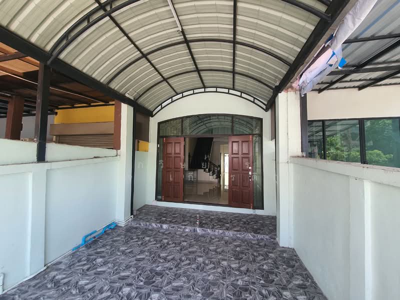 ทาวน์โฮม 3 ชั้น รีโนเวทใหม่ทั้งหลัง บรมราชชนนี 119 | 4 ห้องนอน 3 ห้องน้ำ เพดานสูง บ้านไม่ร้อน โครงสร, กรุงเทพ, บรมราชชนนี, ศาลาธรรมสพน์, ทวีวัฒนา, กรุงเทพ, 150 ตร.ม., ทาวน์เฮ้าส์ ขาย, โดย ภวิษย์พร โรจนเกียรติกุล, 500197217 - DDproperty.com