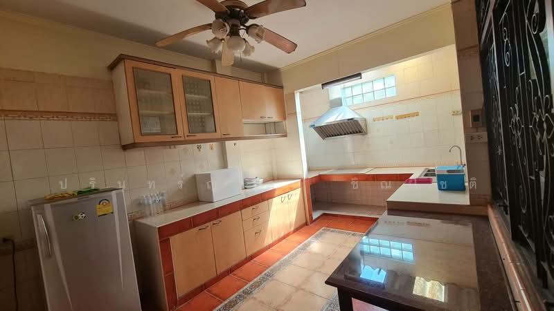 House close to MRT Ladprao, Bangkok, Chan Kasem, Chatuchak, Bangkok, 3 Bedrooms, 200 sqm, Single Detached House For Rent, by ปรินทร์ญาดา ชิณโชติ, 500197218 - DDproperty.com