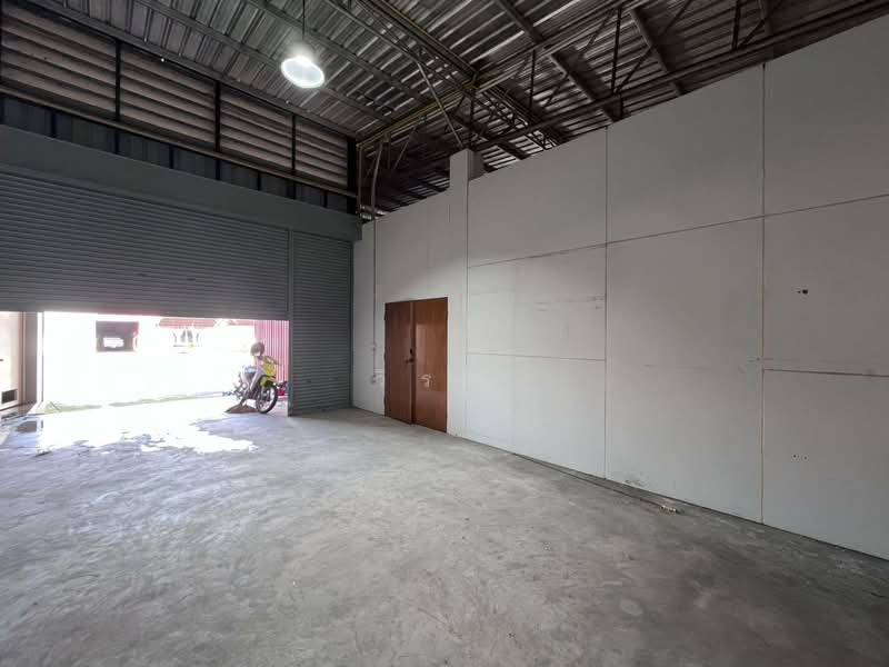 Rent a warehouse for selling products, Nakhon Ratchasima, Pak Chong, Pak Chong, Nakhon Ratchasima, , 1,100 sqm, Warehouse/Factory For Rent, by วิรณี, 500197230 - DDproperty.com