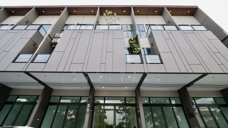 ขายโฮมออฟฟิศ 3 ชั้น โครงการใหม่ เทพารักษ์ ใช้วัสดุเกรดพรีเมี่ยม มีเพียง 8 ยูนิต ราคาพิเศษ WRK006, สมุทรปราการ, เทพารักษ์, เทพารักษ์, เมืองสมุทรปราการ, สมุทรปราการ, 204 ตร.ม., ตึกแถว-อาคารพาณิชย์ ขาย, โดย สิริกาญจน์ กุลจิราธีรัตม์, 500197235 - DDproperty.com