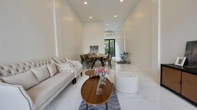 3-story home office for sale in a new project in Theparak area. Premium materials used throughout. O, Samut Prakan, เทพารักษ์, Thepharak, Muang Samut Prakarn, Samut Prakan, , 204 sqm, Shophouse For Sale, by สิริกาญจน์ กุลจิราธีรัตม์, 500197235 - DDproperty.com