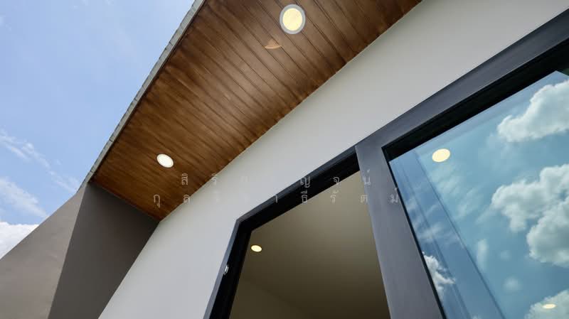 3-story home office for sale in a new project in Theparak area. Premium materials used throughout. O, Samut Prakan, เทพารักษ์, Thepharak, Muang Samut Prakarn, Samut Prakan, , 204 sqm, Shophouse For Sale, by สิริกาญจน์ กุลจิราธีรัตม์, 500197235 - DDproperty.com