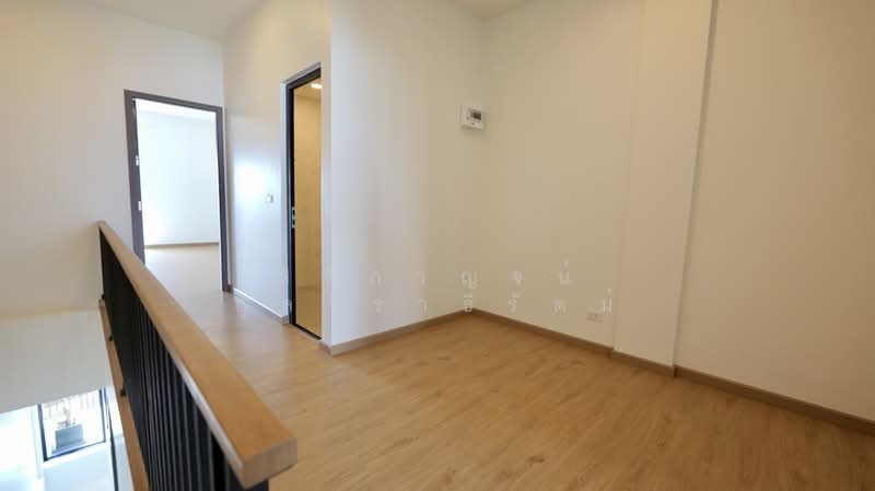 3-story home office for sale in a new project in Theparak area. Premium materials used throughout. O, Samut Prakan, เทพารักษ์, Thepharak, Muang Samut Prakarn, Samut Prakan, , 204 sqm, Shophouse For Sale, by สิริกาญจน์ กุลจิราธีรัตม์, 500197235 - DDproperty.com