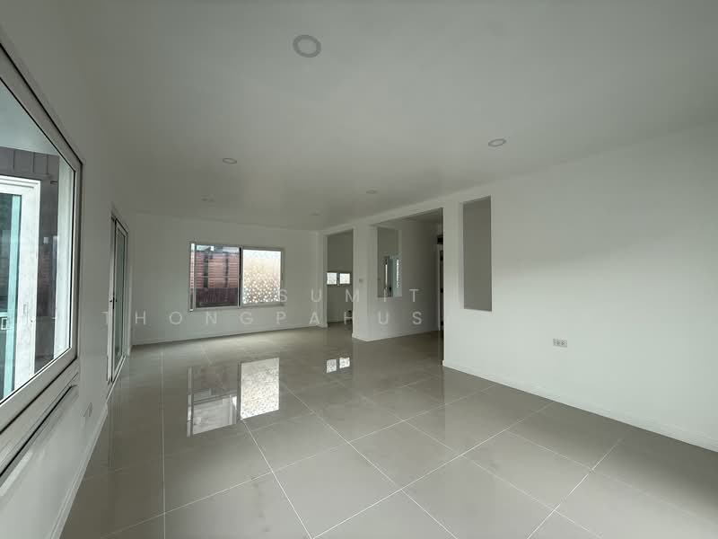 Mantana Kalapapruk-Wongwaen, Bangkok, 379 Kanchanaphisek Road, Lak Song, Bang Khae, Bangkok, 4 Bedrooms, 190 sqm, Single Detached House For Sale, by Sumit Thongpahusatcha, 500197337 - DDproperty.com