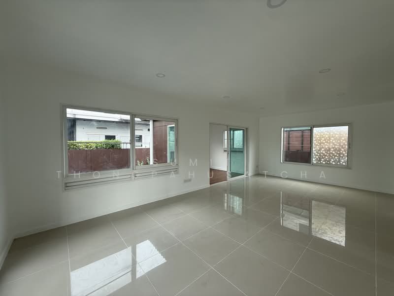 Mantana Kalapapruk-Wongwaen, Bangkok, 379 Kanchanaphisek Road, Lak Song, Bang Khae, Bangkok, 4 Bedrooms, 190 sqm, Single Detached House For Sale, by Sumit Thongpahusatcha, 500197337 - DDproperty.com