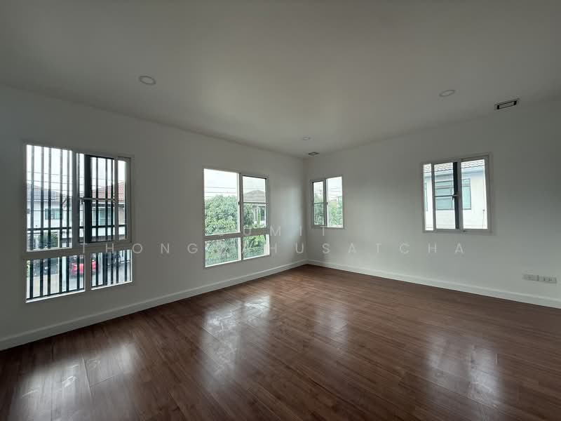 Mantana Kalapapruk-Wongwaen, Bangkok, 379 Kanchanaphisek Road, Lak Song, Bang Khae, Bangkok, 4 Bedrooms, 190 sqm, Single Detached House For Sale, by Sumit Thongpahusatcha, 500197337 - DDproperty.com