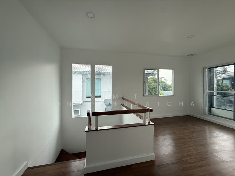 Mantana Kalapapruk-Wongwaen, Bangkok, 379 Kanchanaphisek Road, Lak Song, Bang Khae, Bangkok, 4 Bedrooms, 190 sqm, Single Detached House For Sale, by Sumit Thongpahusatcha, 500197337 - DDproperty.com