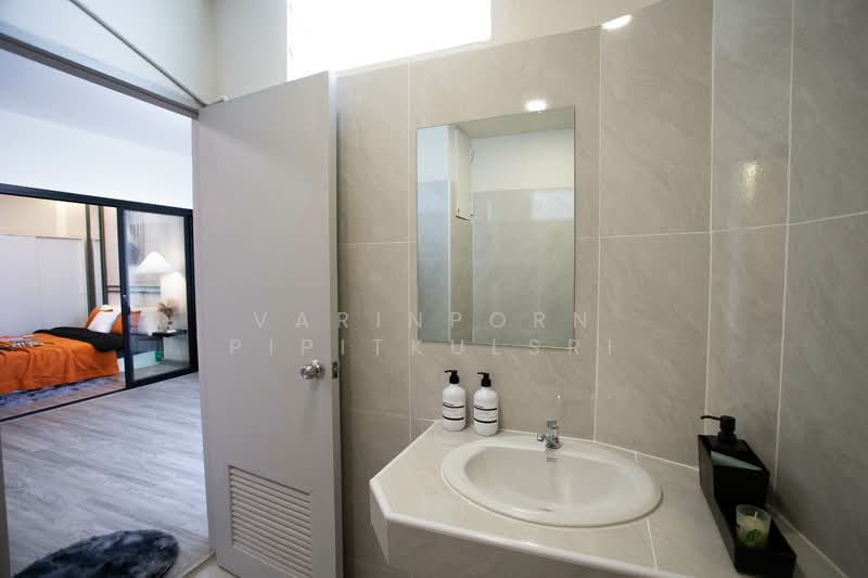 Thairong Tower, Bangkok, Phatthanakan Road, Suan Luang, Suan Luang, Bangkok, 1 Bedroom, 41 sqm, Condo For Sale, by Varinporn Pipitkulsri, 500197369 - DDproperty.com