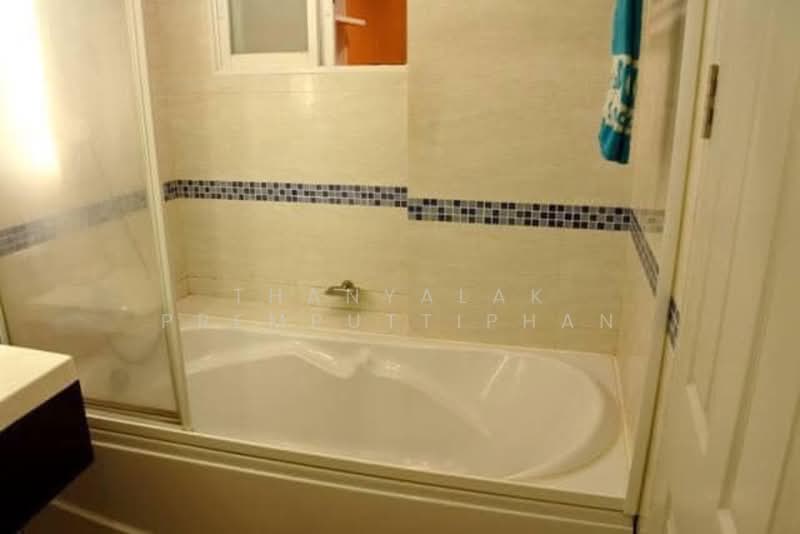 Life @ Ratchada-Huai Khwang, Bangkok, 189 Pracharatbamphen Road, Huai Khwang, Huai Khwang, Bangkok, 1 Bedroom, 41 sqm, Condo For Rent, by Thanyalak Premputtiphan, 500197388 - DDproperty.com