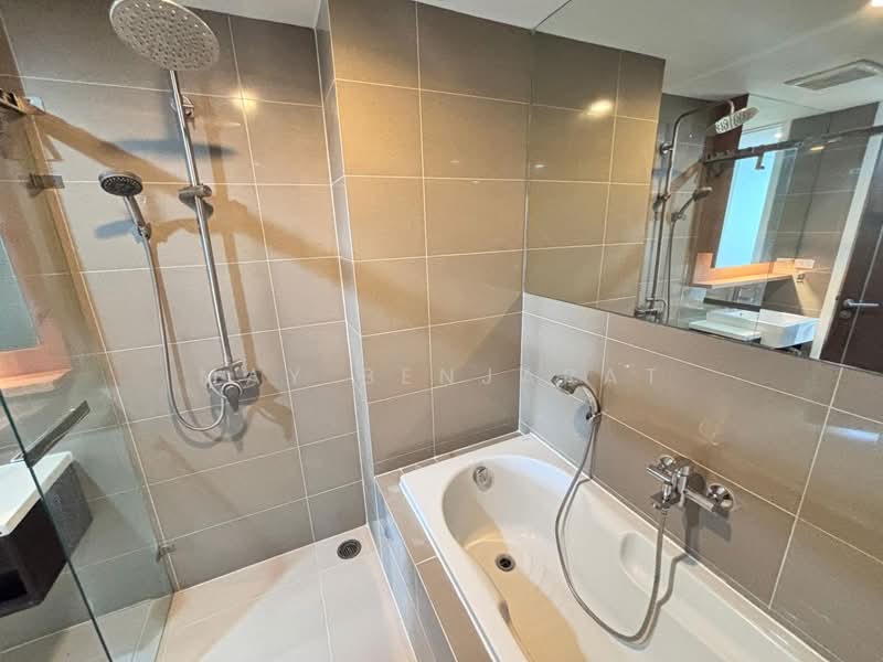 15 Sukhumvit Residences, Bangkok, Soi Sukhumvit 15, Khlongtoei Nua, Watthana, Bangkok, 1 Bedroom, 59 sqm, Condo For Rent, by May Benjarat, 500197421 - DDproperty.com