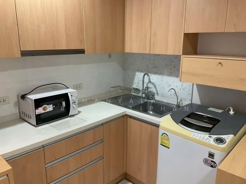 Villa Ratchatewi, Bangkok, 83 Phayathai Road, Thanon Phaya Thai, Ratchathewi, Bangkok, 1 Bedroom, 40 sqm, Condo For Rent, by Thanyalak Premputtiphan, 500197430 - DDproperty.com