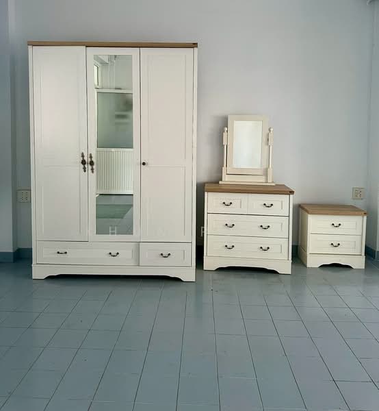 ให้เช่า อาคารพาณิชย์ 5.5 ชั้น มีห้องครัว มีเตียงพร้อมทุกห้อง ใกล้สถานีสำโรง (SPSSR133), สมุทรปราการ, สุขุมวิท, เทพารักษ์, เมืองสมุทรปราการ, สมุทรปราการ, 365 ตร.ม., ตึกแถว-อาคารพาณิชย์ ให้เช่า, โดย Khun Poon, 500197444 - DDproperty.com