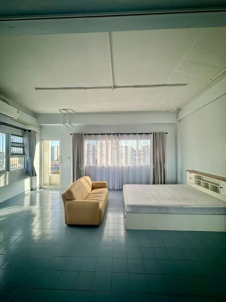 For Rent – 5.5-storey commercial building with a kitchen and beds in every room, located near BTS &, Samut Prakan, สุขุมวิท, Thepharak, Muang Samut Prakarn, Samut Prakan, , 365 sqm, Shophouse For Rent, by Khun Poon, 500197444 - DDproperty.com