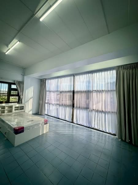 For Rent – 5.5-storey commercial building with a kitchen and beds in every room, located near BTS &, Samut Prakan, สุขุมวิท, Thepharak, Muang Samut Prakarn, Samut Prakan, , 365 sqm, Shophouse For Rent, by Khun Poon, 500197444 - DDproperty.com