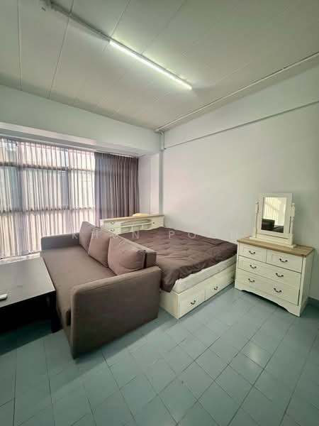 For Rent – 5.5-storey commercial building with a kitchen and beds in every room, located near BTS &, Samut Prakan, สุขุมวิท, Thepharak, Muang Samut Prakarn, Samut Prakan, , 365 sqm, Shophouse For Rent, by Khun Poon, 500197444 - DDproperty.com