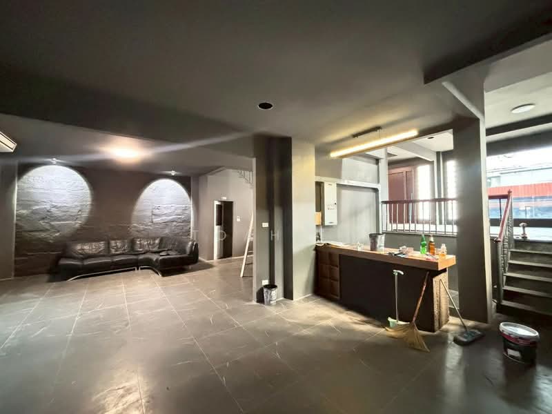 อาคารให้เช่า เอกมัย พระโขนง สุขุมวิท : Buildings for rent in Ekkamai, Phra Khanong, and Sukhumvit., Bangkok, Khlong Tan Nua, Watthana, Bangkok, , 800 sqm, Shophouse For Rent, by TOAH T., 500197445 - DDproperty.com