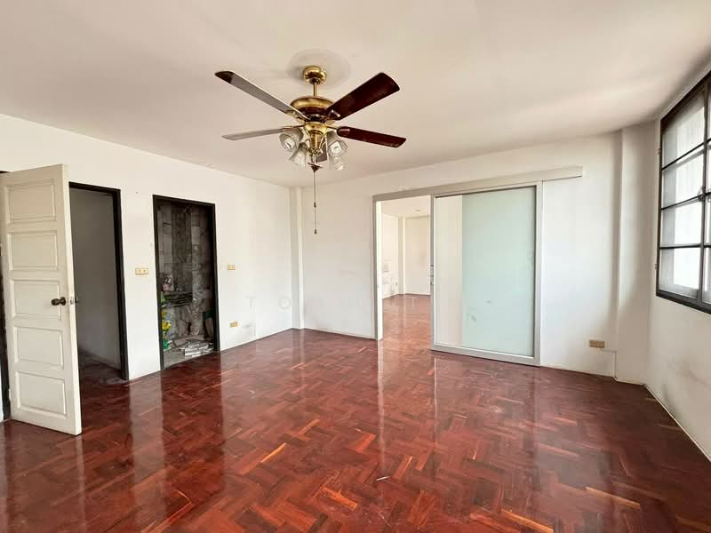 อาคารให้เช่า เอกมัย พระโขนง สุขุมวิท : Buildings for rent in Ekkamai, Phra Khanong, and Sukhumvit., Bangkok, Khlong Tan Nua, Watthana, Bangkok, , 800 sqm, Shophouse For Rent, by TOAH T., 500197445 - DDproperty.com