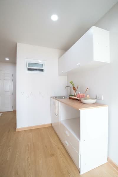 Lumpini Condo Town Ramintra-Laksi, Bangkok, 16 Ram Inthra Road, Anusaowari, Bang Khen, Bangkok, 1 Bedroom, 28 sqm, Condo For Sale, by Varinporn Pipitkulsri, 500197463 - DDproperty.com