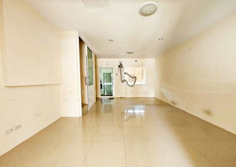 โครงการเดอะแกรนด์ สุขุมวิท (TheGrand Sukhumvit), Chon Buri (Pattaya), Huai Kapi, Muang Chon Buri, Chon Buri (Pattaya), 3 Bedrooms, 120 sqm, Townhouse For Sale, by The Best Property ปุ้ย, 500197466 - DDproperty.com